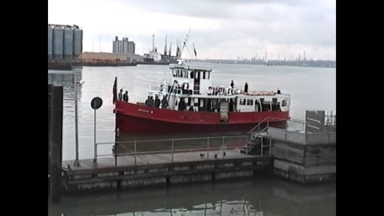 Hythe ferry and pier railway from Southampton to Hythe with 