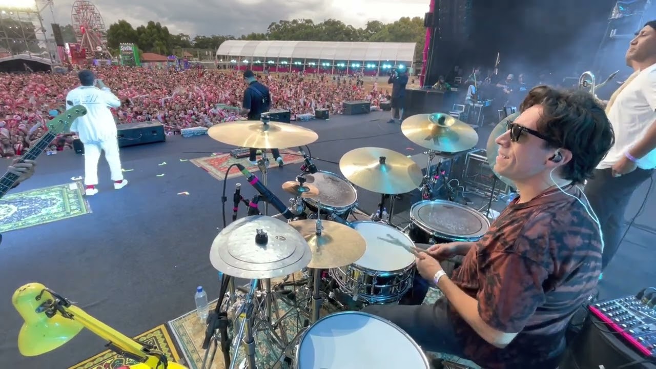 @LagumOficial  no festival @PlanetaAtlantidaRSSC   (Drum  cam)