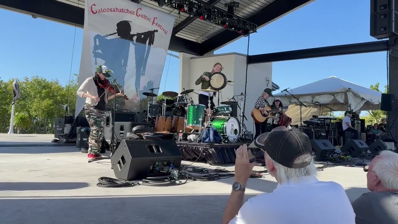 Screaming Orphans at the Caloosahatchee Celtic Festival! 👍 #celtic #irish #irishmusic #florida 