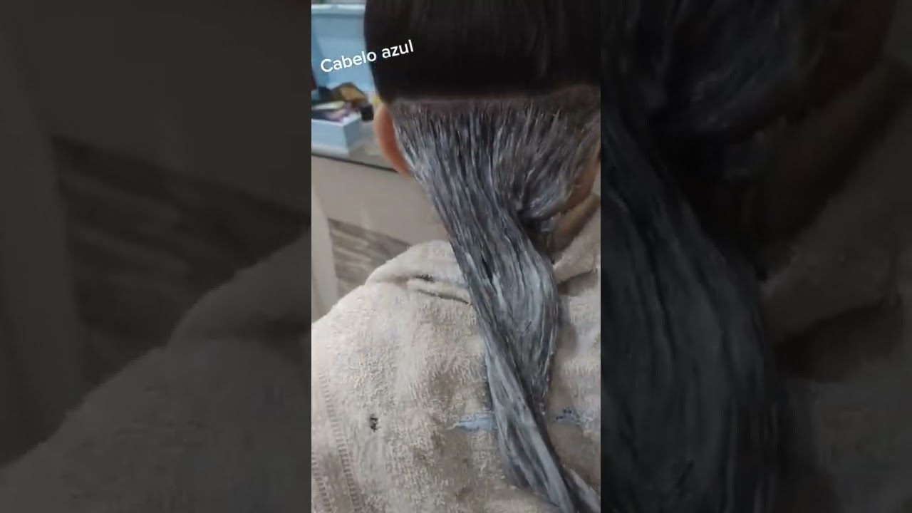 Pintando cabelo de azul . Descolorir e pintar