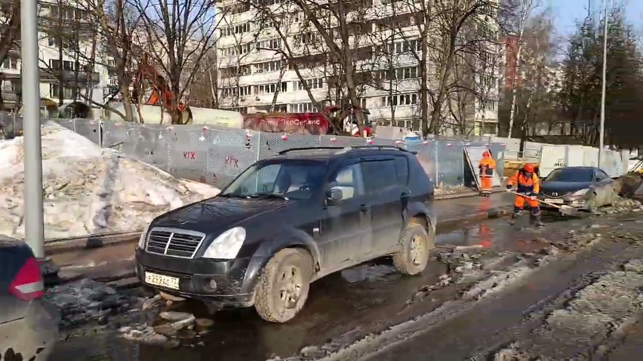 На Липецкой Бирюлёвской линии переносятся мачты дорожного освещения 