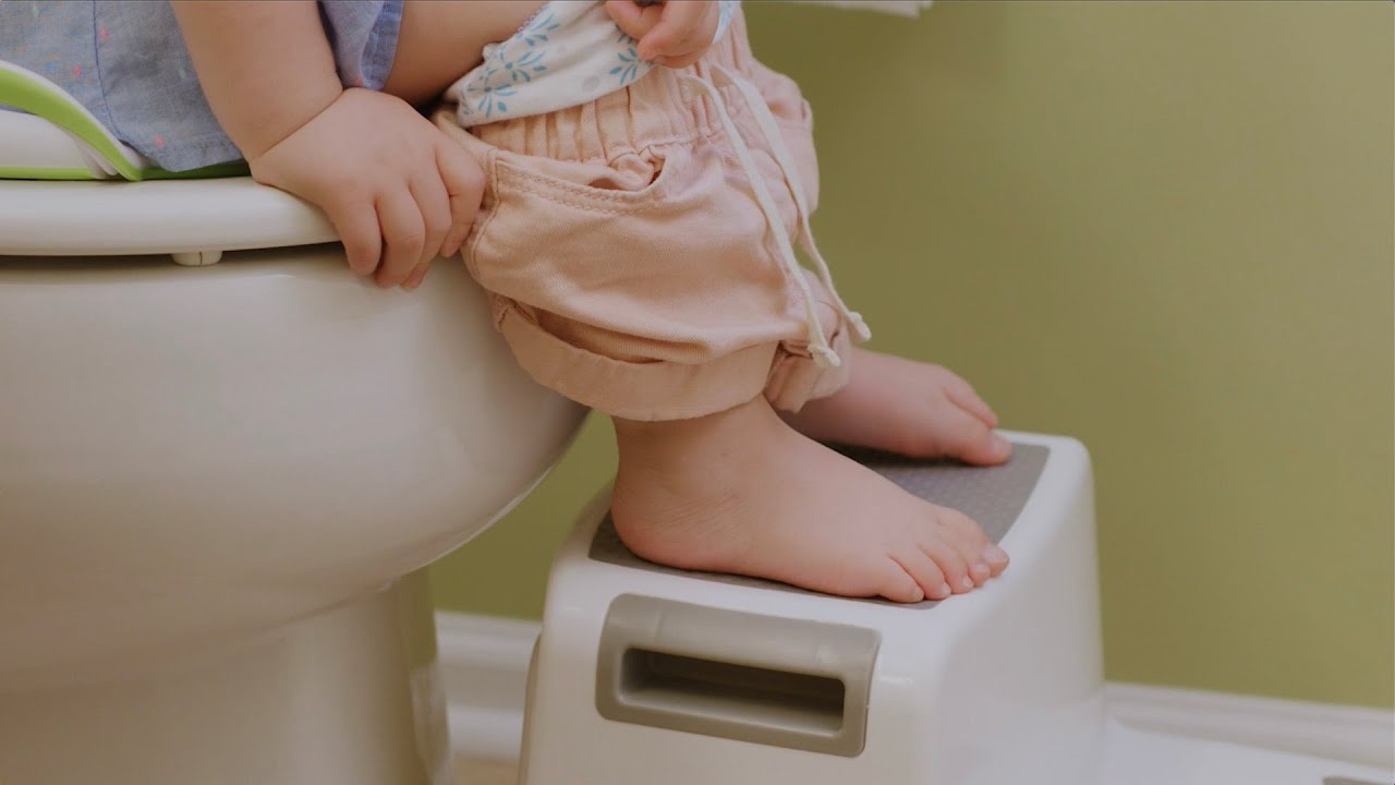 Enseñarle al bebé a ir al baño (Potty Training Your Child)