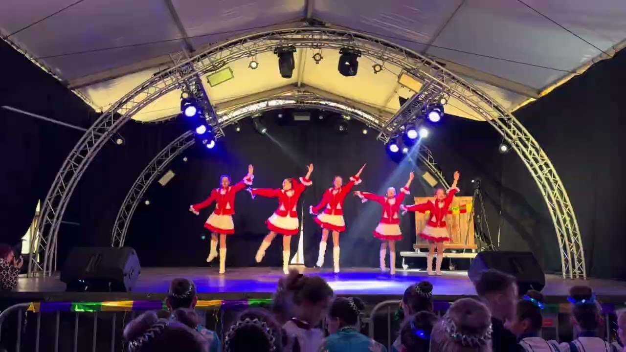 Dansmariekesconcours 2026 bij CV de Dördouwers Weiteveen - gardedans KLOOSTERWIEKERS TER APEL