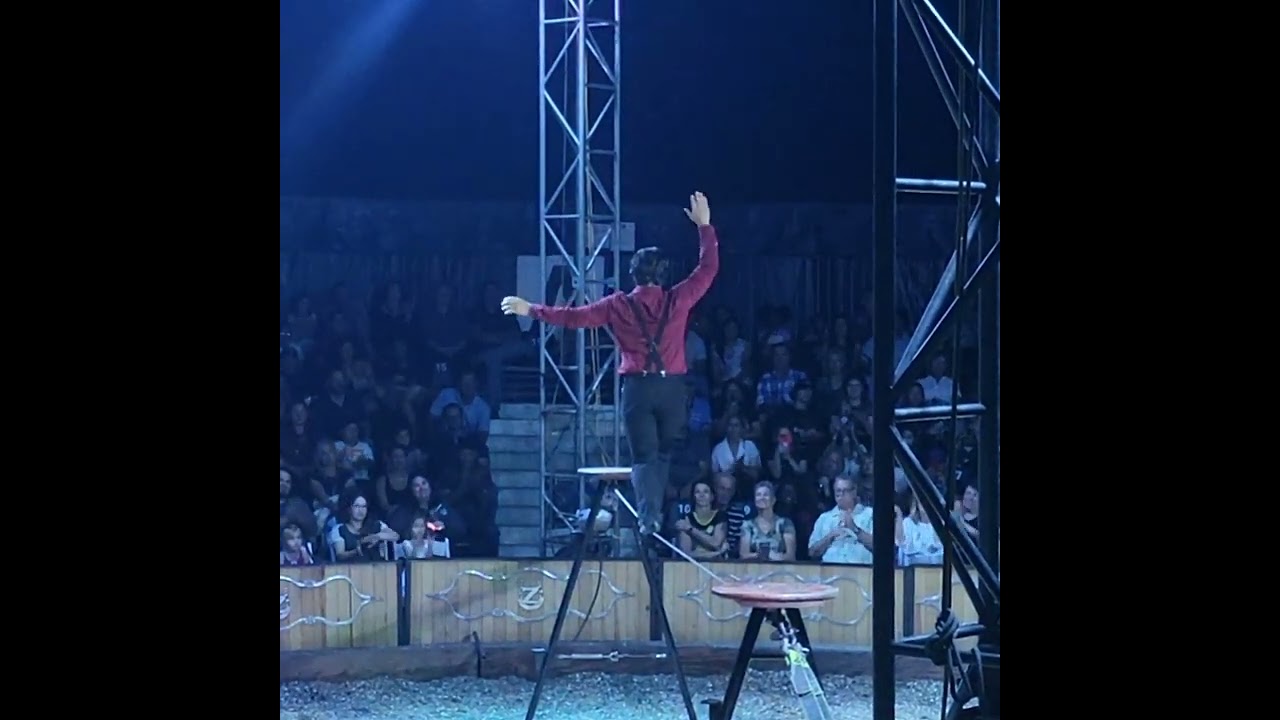 Cirque Ma'Ceo Caballo Equestrian performance