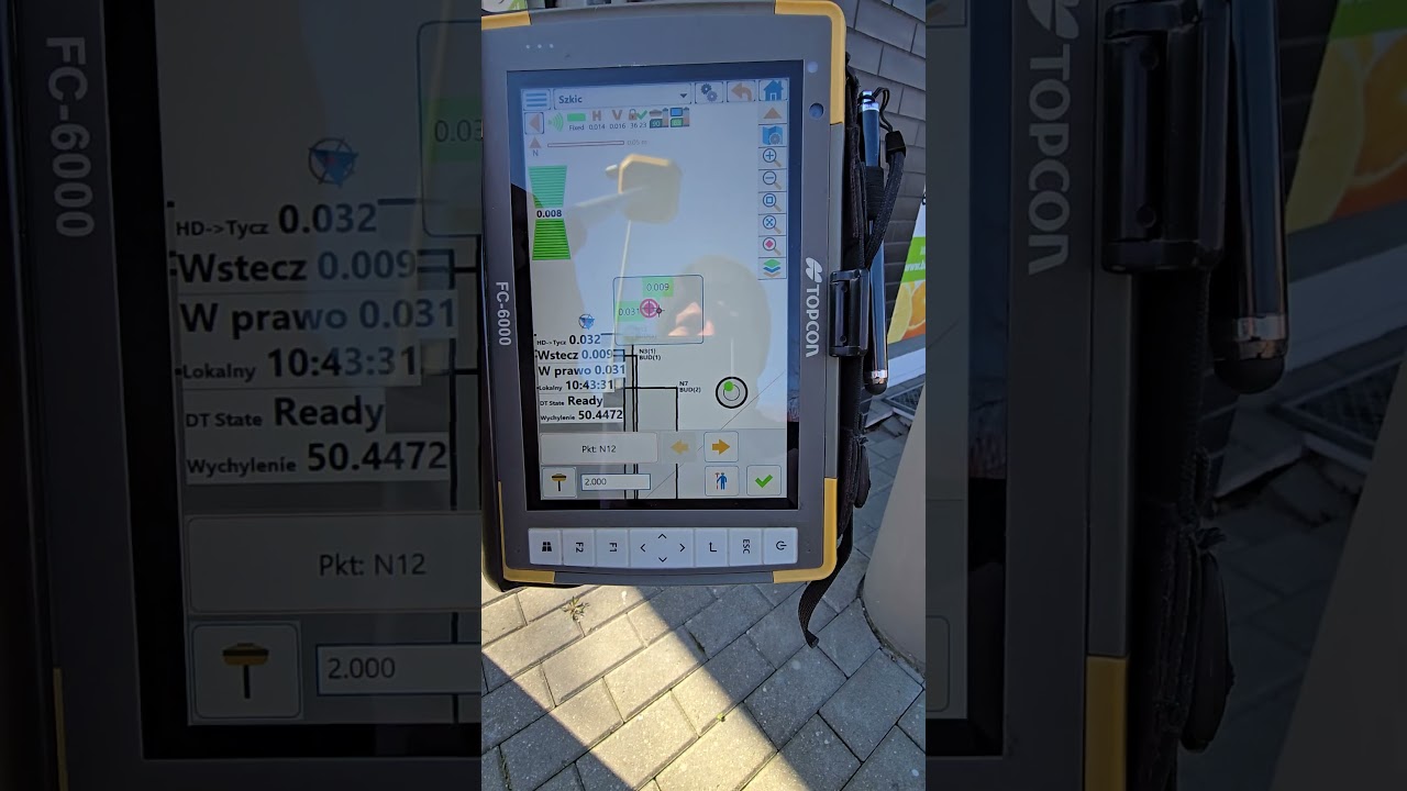 Topcon Hiper XR -  tyczenie narożnika budynku