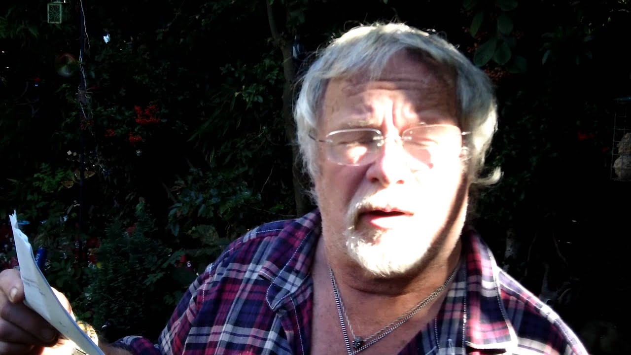 How many species of birds has Bill Oddie spotted in his garden?