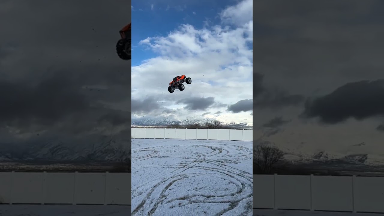 Traxxas X-Maxx 8s #shorts #rc #traxxas #fatherson #snow #rcjump #8s #xmaxx8s #radiocontrol
