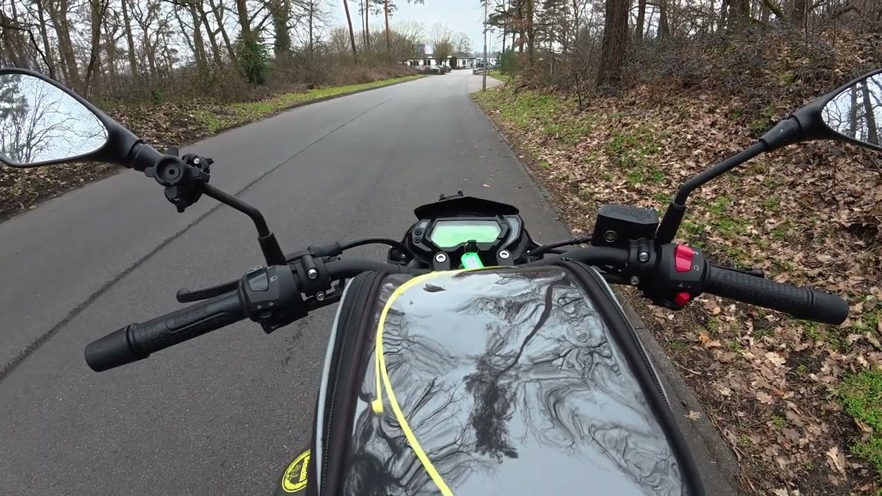 Rumfahren mit der Benelli BN 125