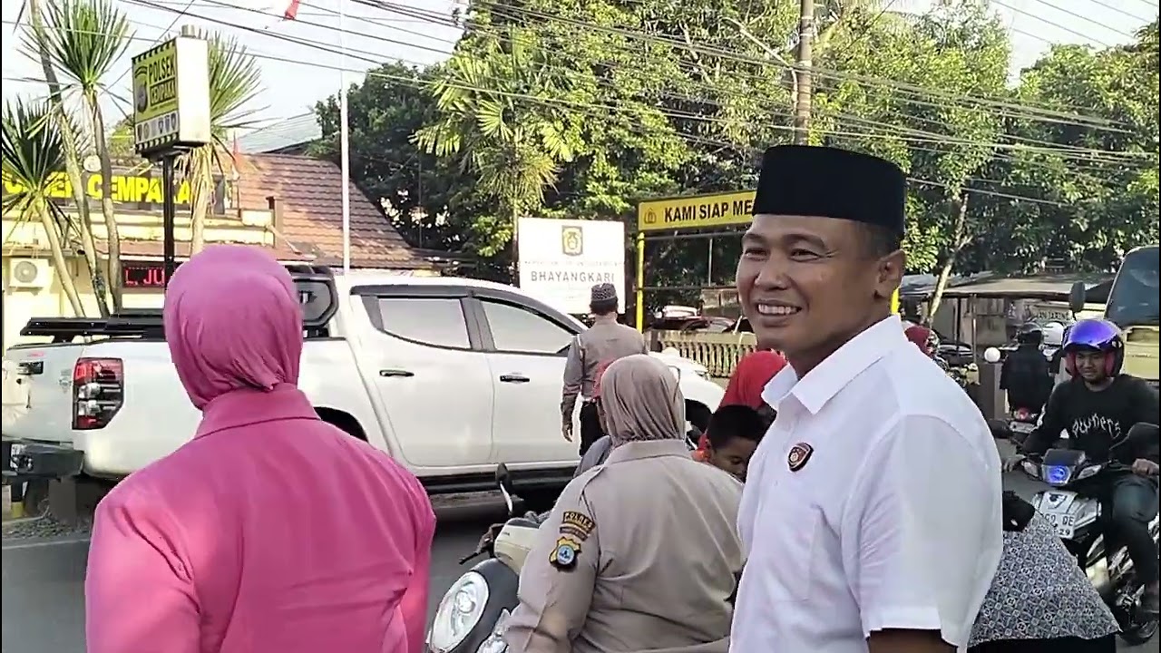 Berbagi tak Jil bersama Bapak kapolsek cempaka semoga berkah aminn 🙏🙏