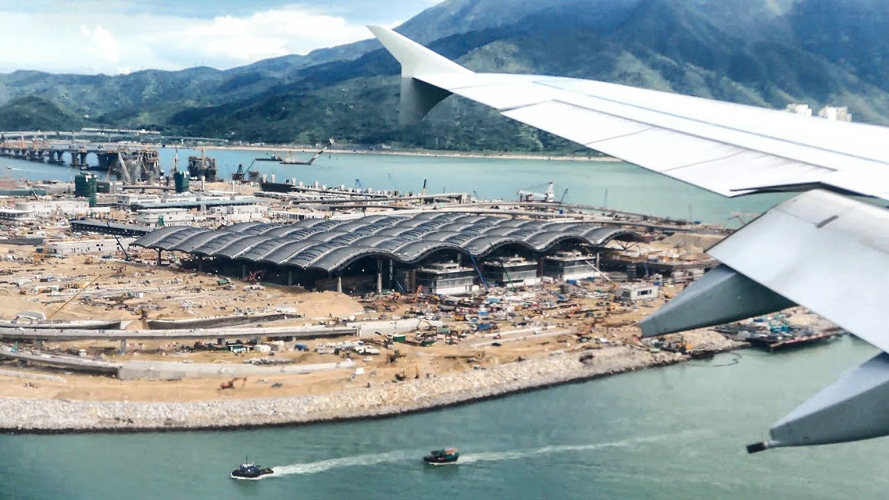 Crystal Clear Hong Kong Airport Approach and Landing. Airbus A380 Lufthansa