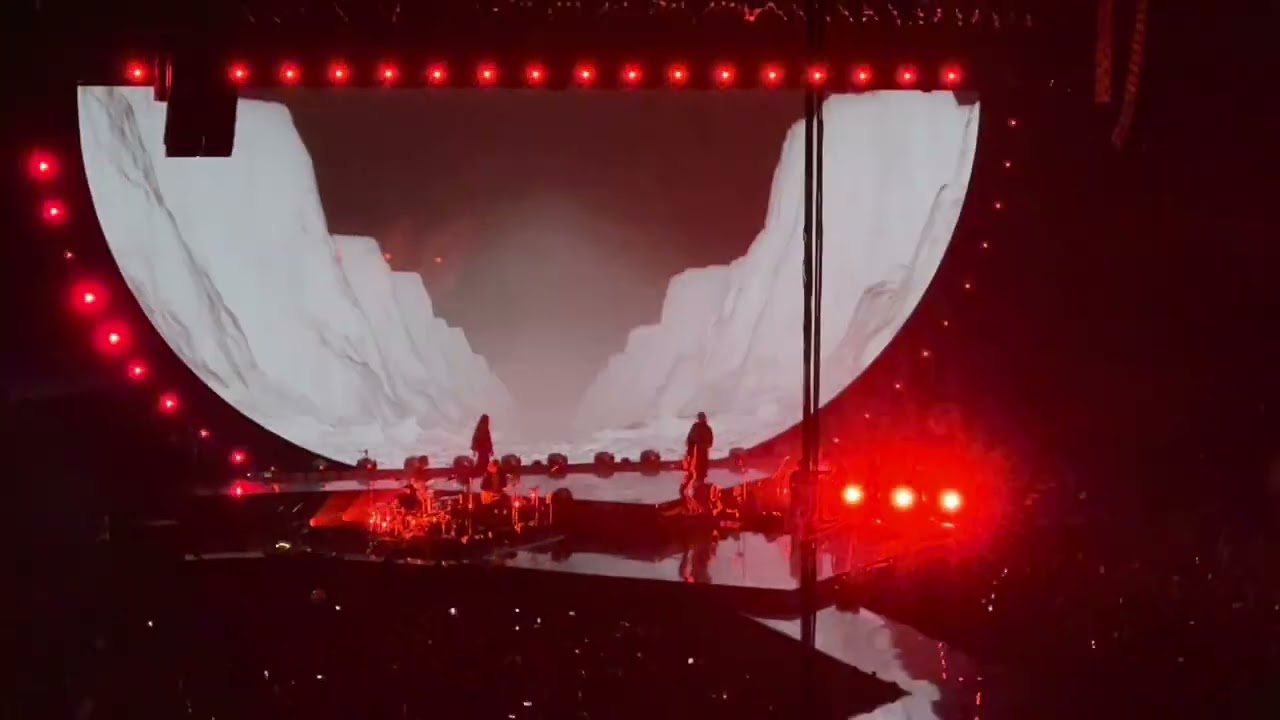 Dua Lipa live concert in Seattle at Climate Pledge Arena 3/31/22