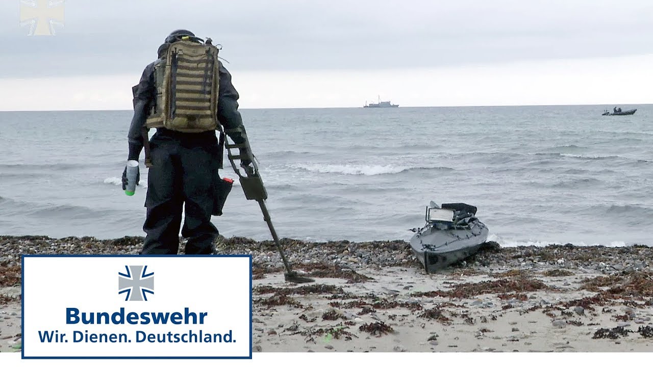 Minentaucher der Bundeswehr machen den Weg frei