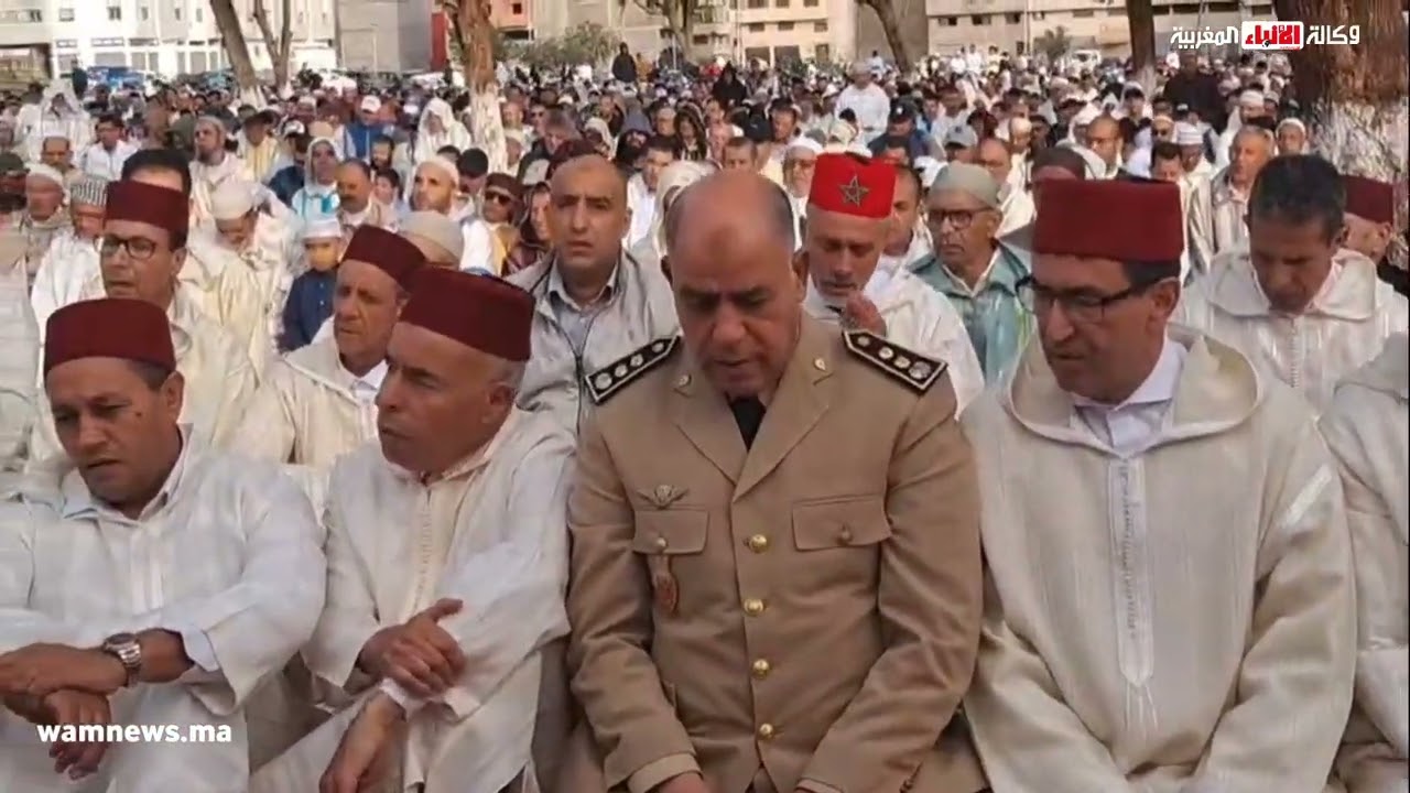 عامل إقليم سطات الجديد يؤدي صلاة العيد وسط ترحاب كبير من السكان والمسؤولين داخل الإقليم