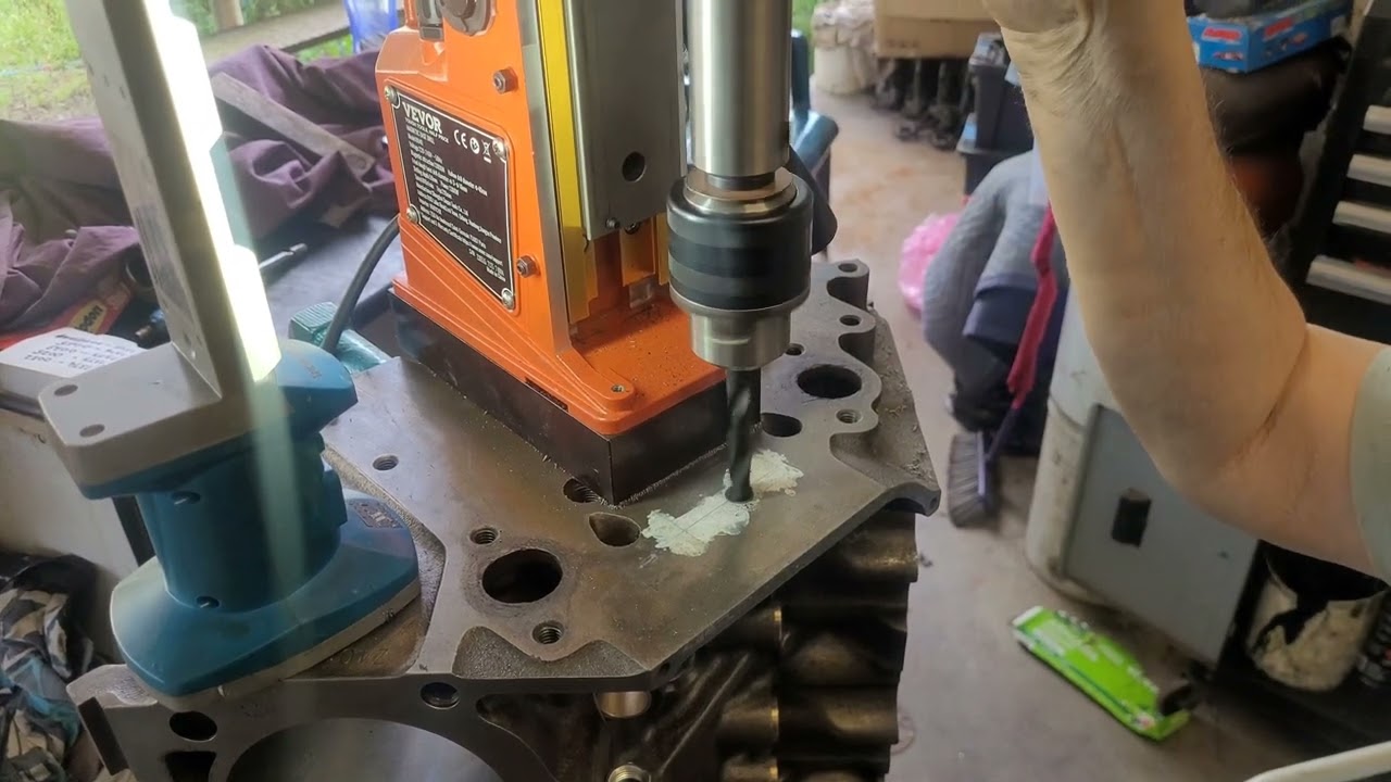 Drilling for oil crossover line in AMC 401