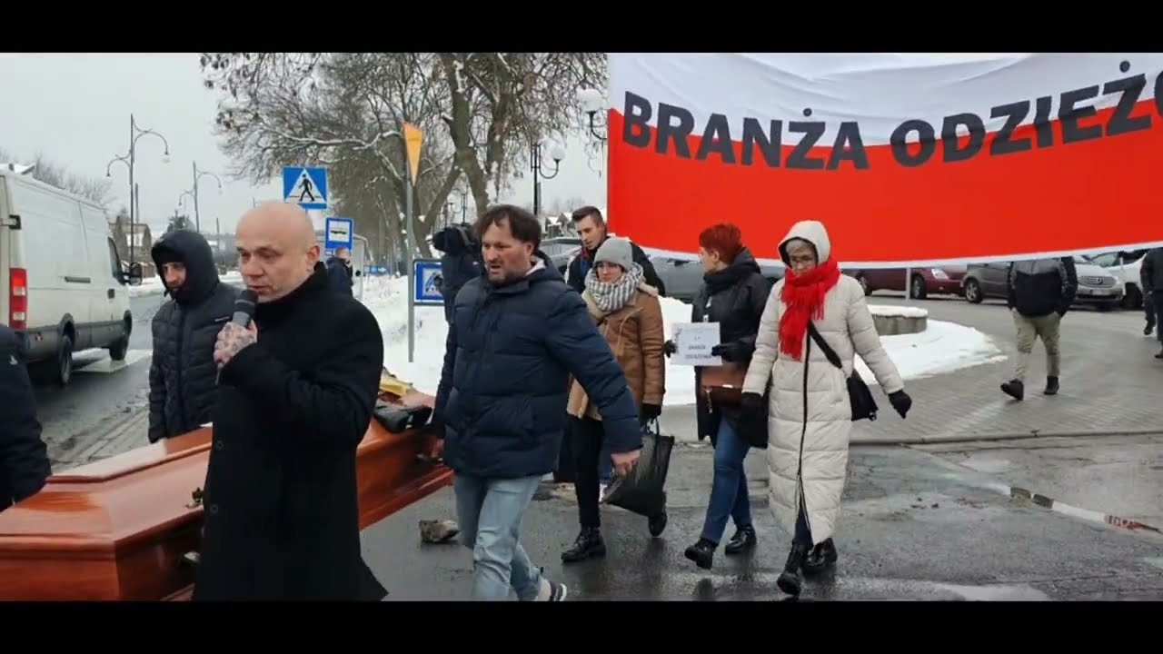 Protest w Centrum Handlowym Ptak