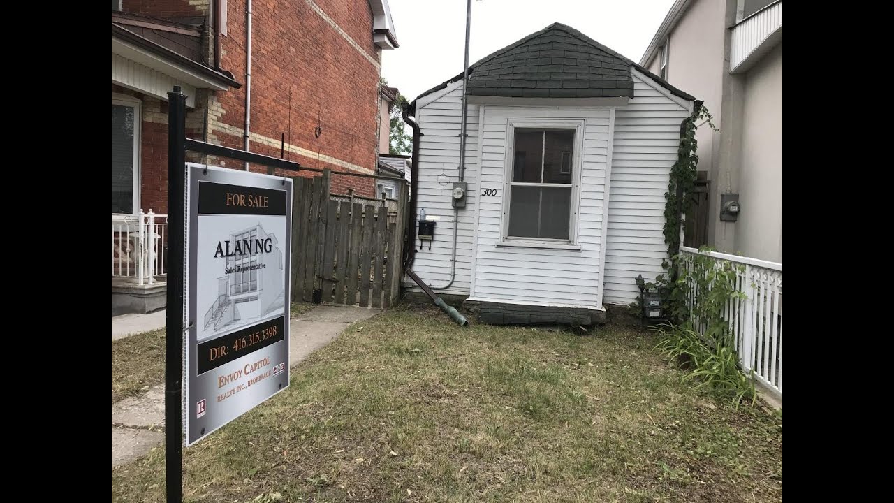 Business Report: &lsquo;Tiny&rsquo; Toronto home hits market for $1M