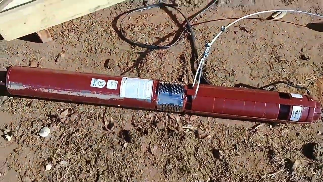 colocando bomba de poço em piscinão