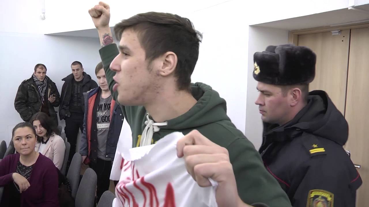 Protester Disrupts Graffiti Artist Trial In Minsk