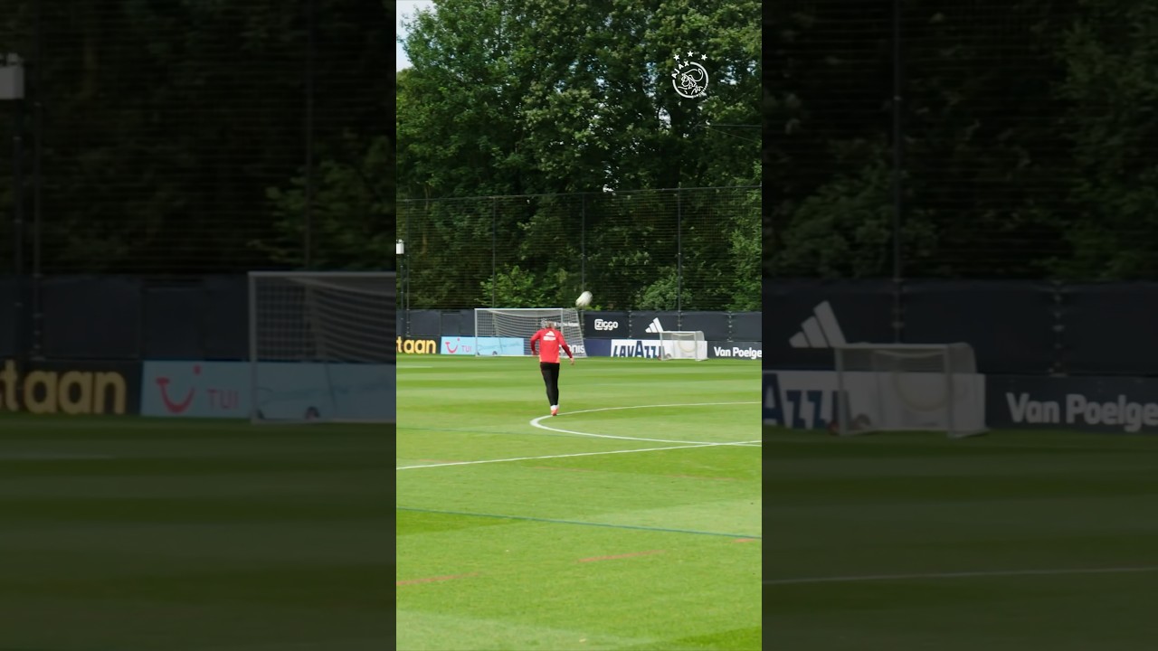 These first touches of Remko Pasveer are just&hellip; 😵&zwj;💫
