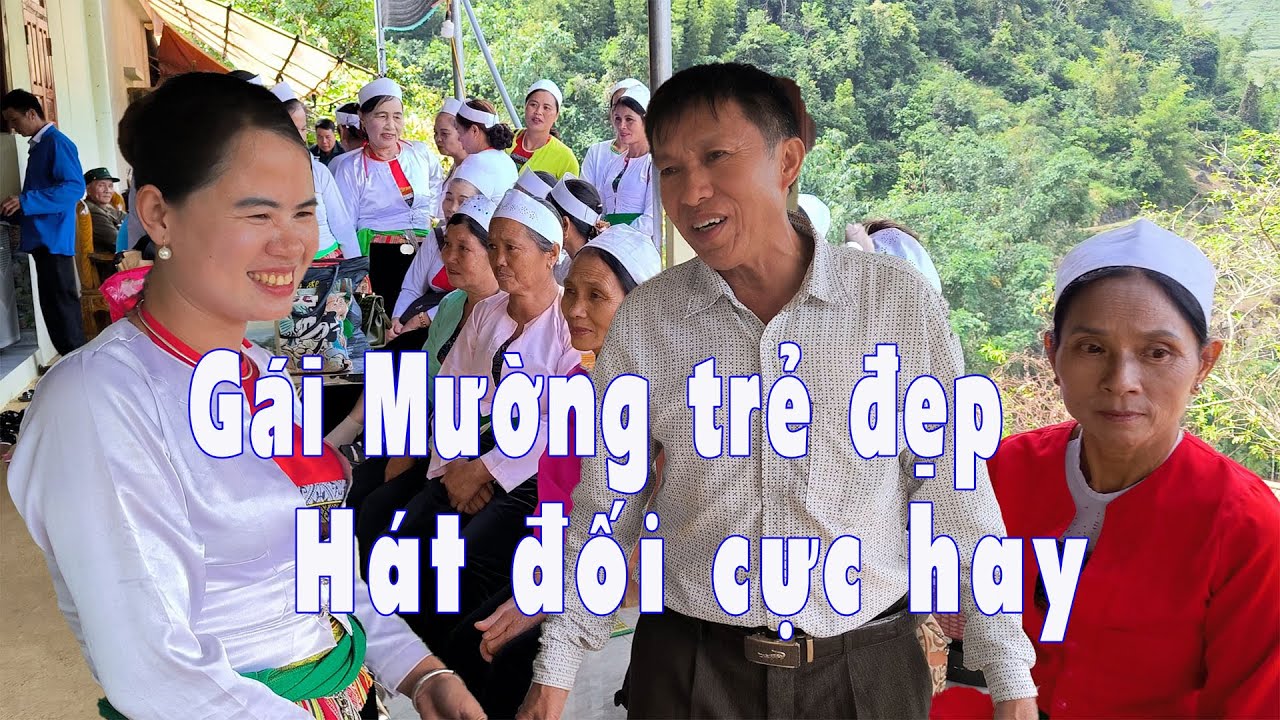 Hát tiếng Mường ngẫu hứng trong mâm cơm với nghệ nhân trẻ xinh đẹp hát hay