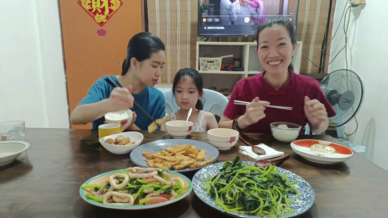 Vlog #mực xào cần tây, chả  mực  chiên  rau  Lang  xào  ,cuộc sống malaysia