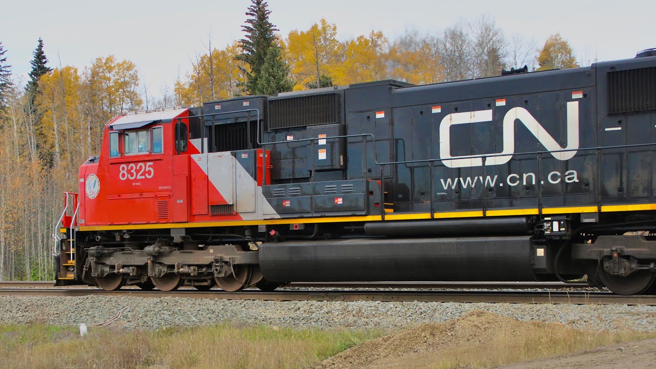 CN 8325 West Leading CN Q199 - Big Eddy, AB