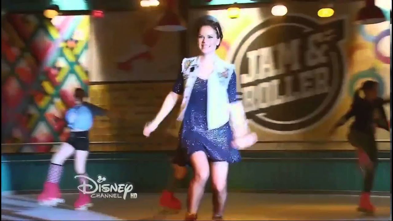 Soy Luna -  Tamara baila para dar inicio a la competencia - capitulo 10