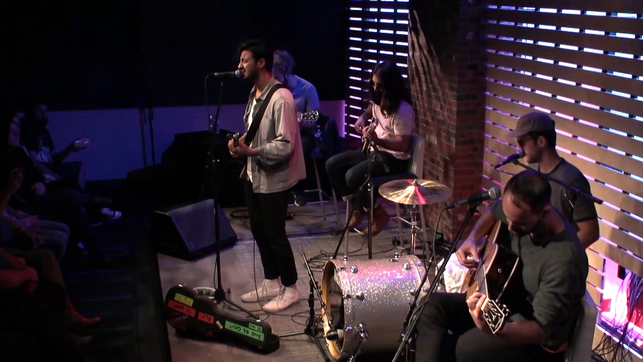 Young The Giant - Art Exhibit [Live In The Sound Lounge]