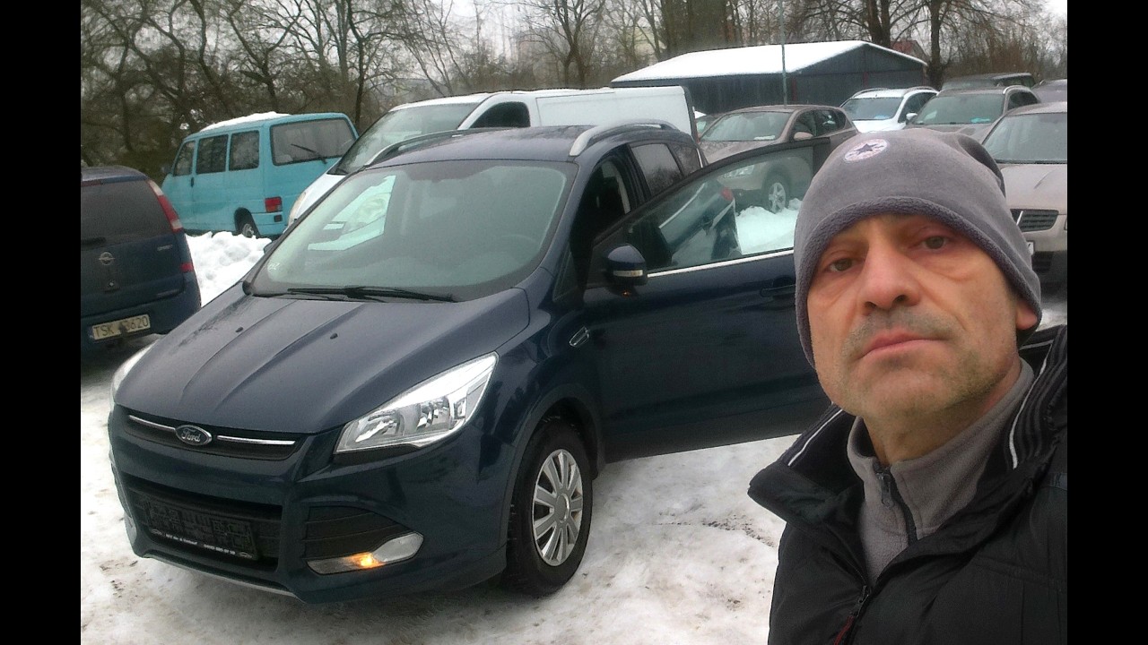FORD KUGA, SILNIK BENZYNA. OGLĄDAM W KOMISIE. NOWY NA PLACU. CAŁKIEM DOBRY STAN AUTA. CENA, ROK.