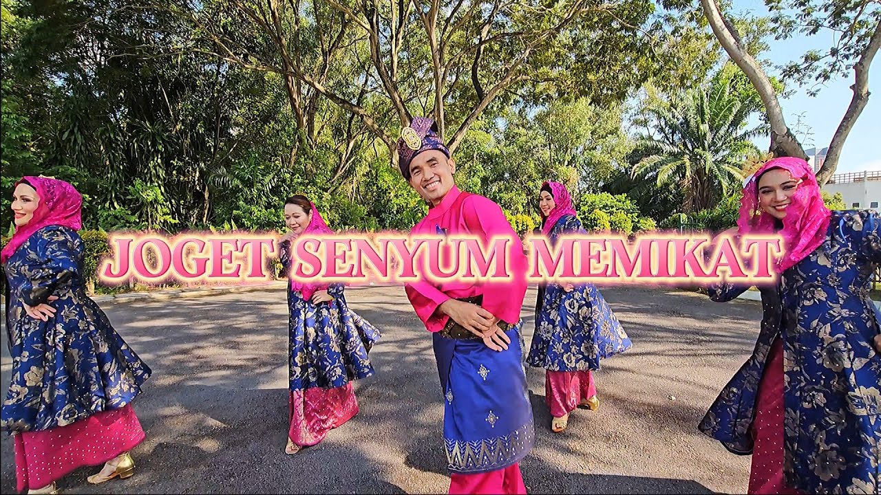 Joget Senyum Memikat