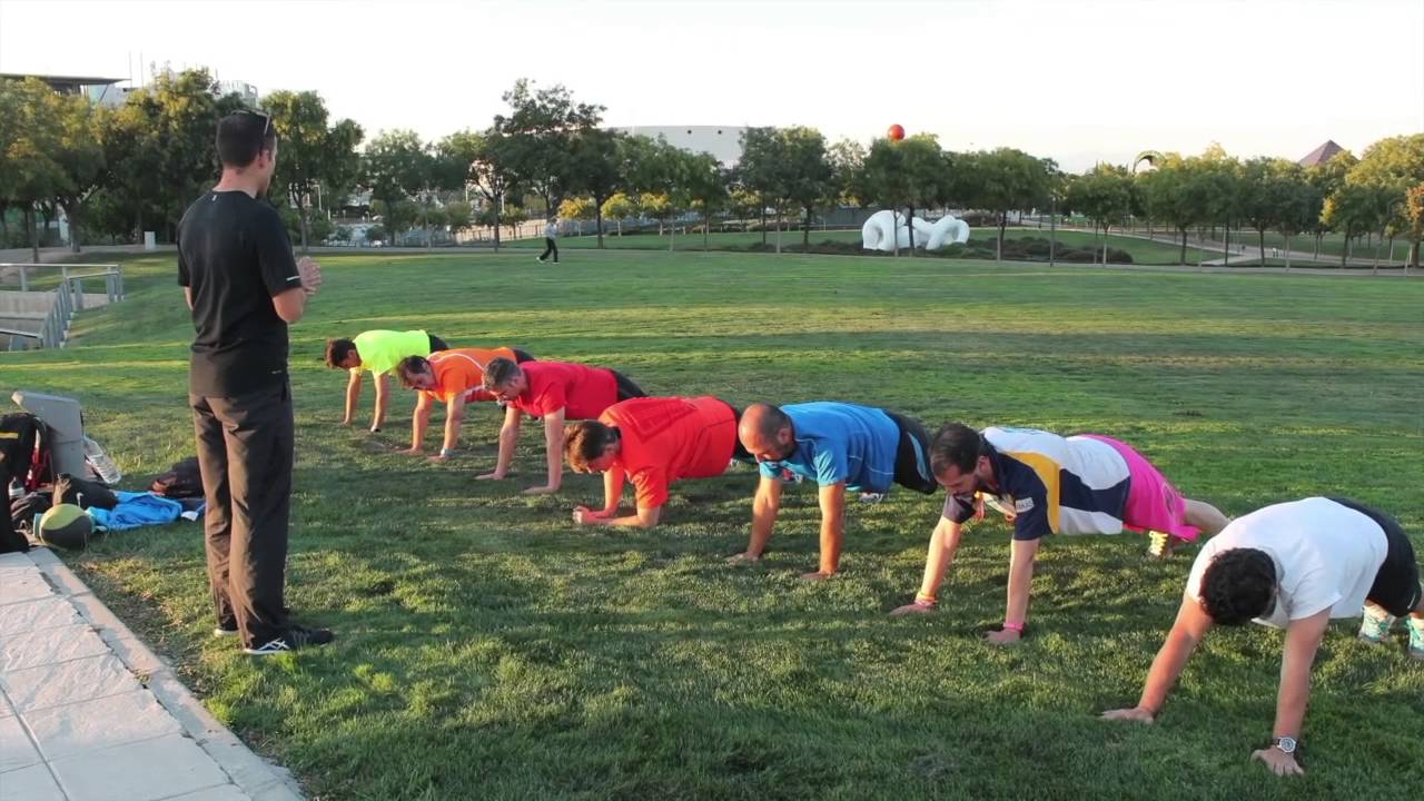 GRUPO DE ENTRENAMIENTO FUNCIONAL AL AIRE LIBRE BootCamp @gerson_garrosa #entrenacongerson