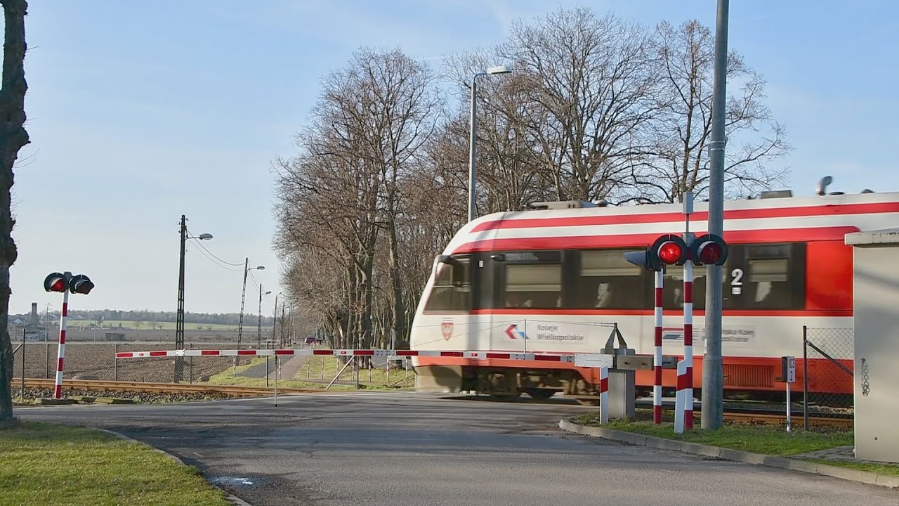 Przejazd kolejowy w Szreniawie na ul. Dworcowej - SA132