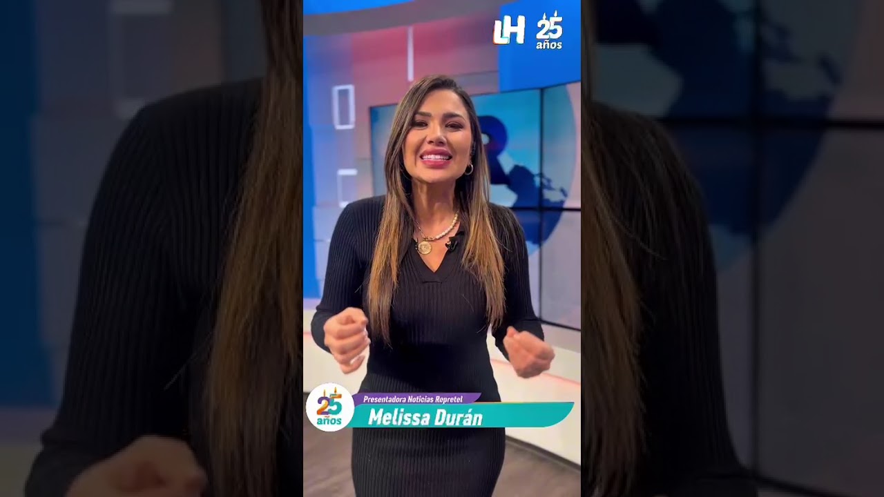 La periodista  de Noticias Repretel, Melissa Dur&aacute;n, felicita a Las Historias por sus 25 aniversario