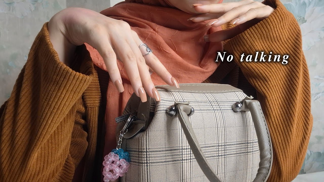 ASMR | What’s in My Bag?👜(No Talking)