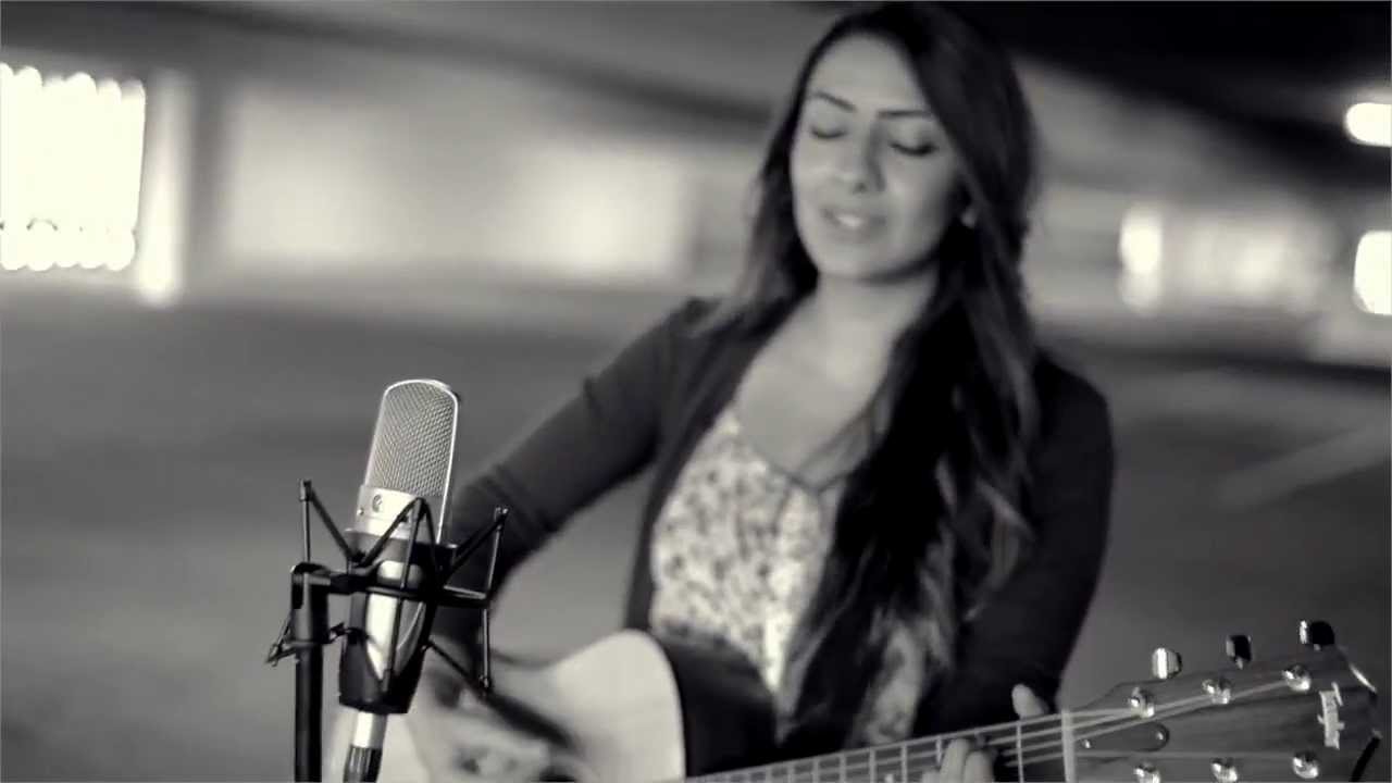Treasure - Bruno Mars (Shamina Acoustic Cover)