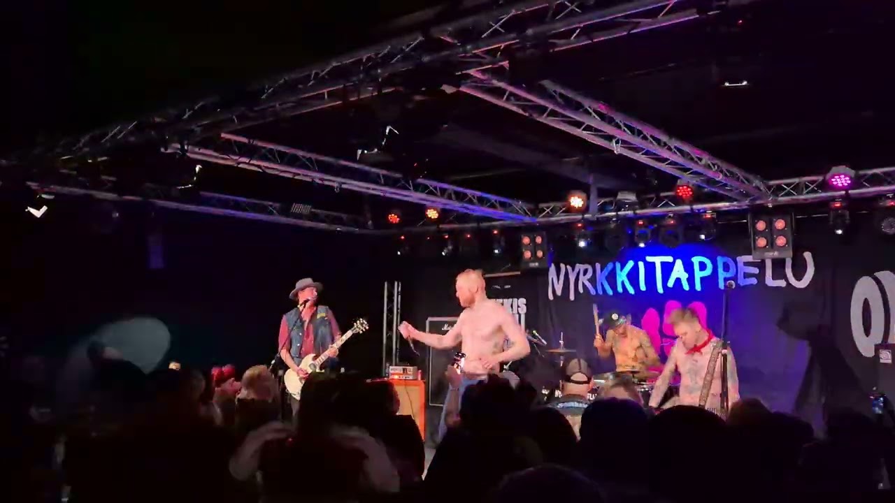 Nyrkkitappelu - Nyrkkitappelu Parkkipaikalla