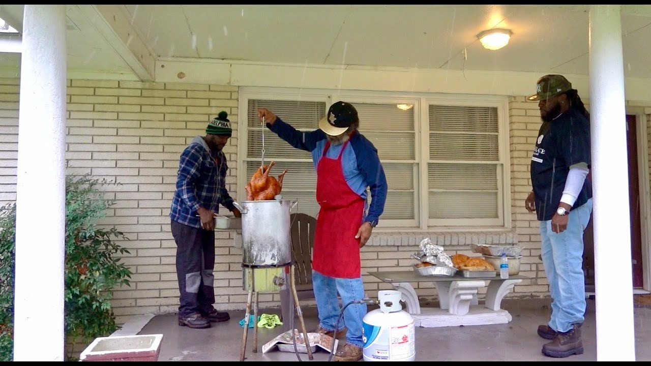 FRIED TURKEY THANKSGIVING 