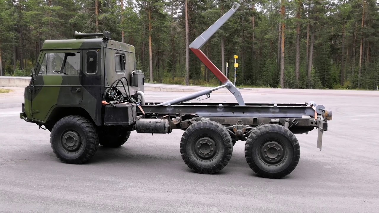 First test of Volvo C304 6x6 hook loader