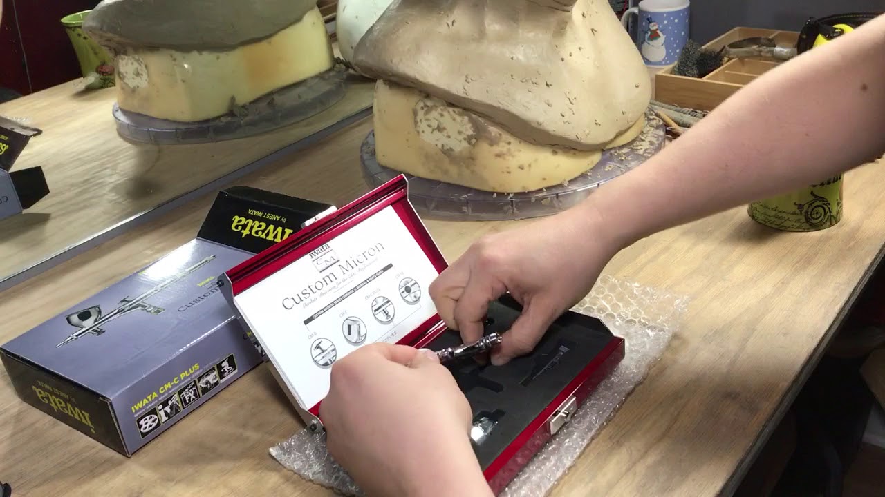 Iwata Custom Micron CM-C Plus V2 Unboxing and first impressions
