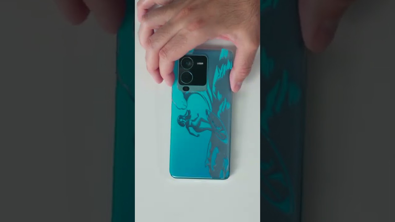 The Colour Changing Phone!