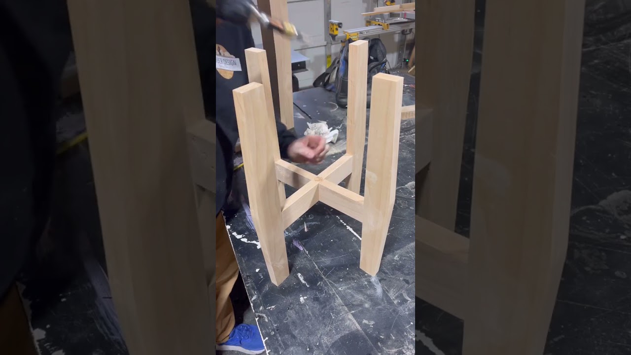 Perfect half lap plant stand #plants #woodworking #diy
