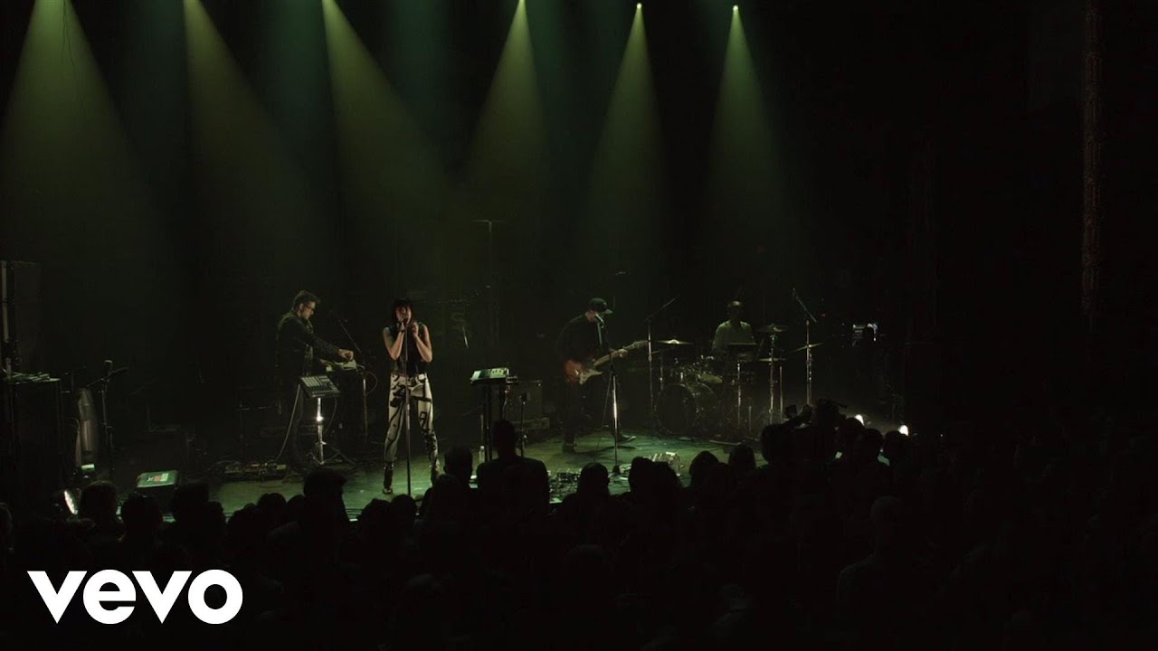 Phantogram - Bad Dreams (Vevo LIFT Live)
