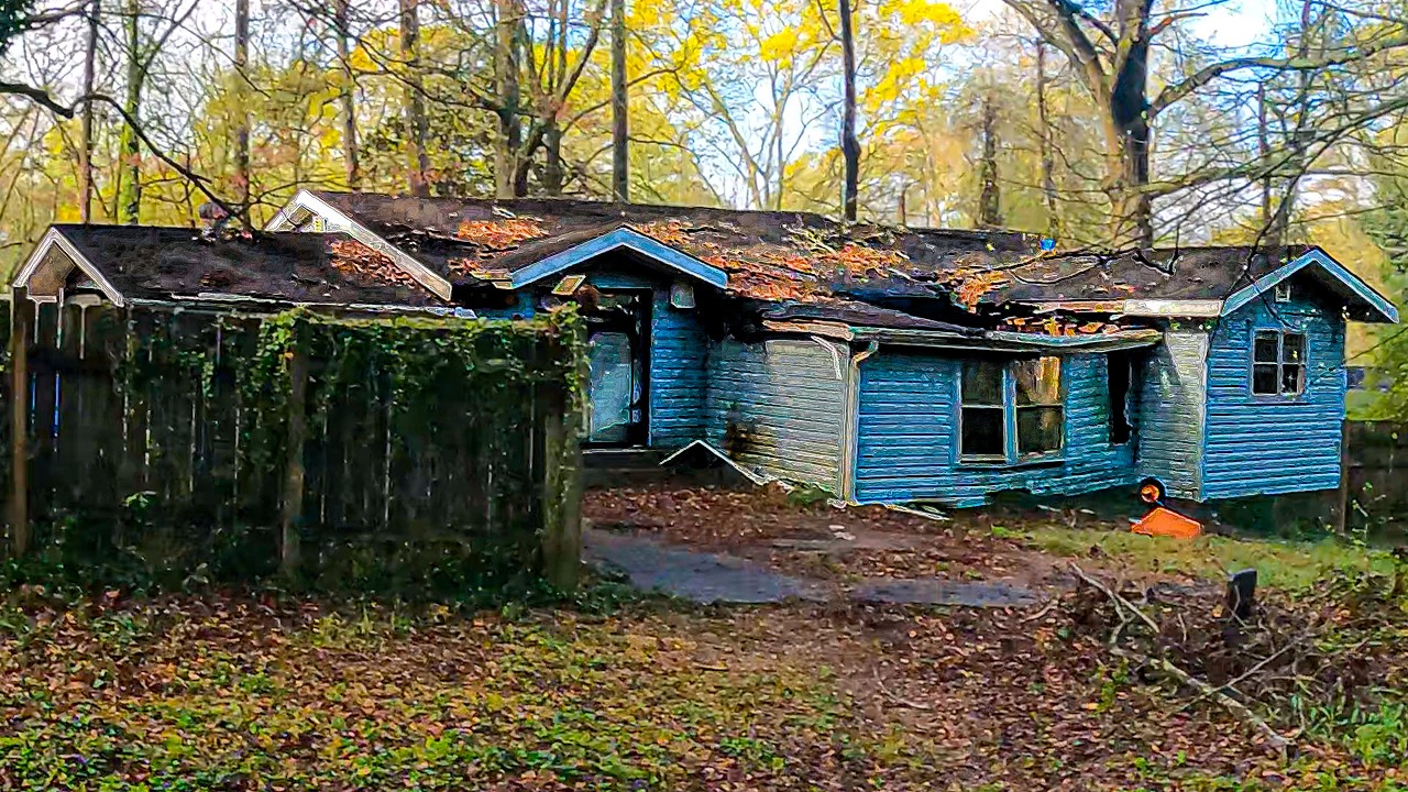 Can We Save this Room?? | My Cheap abandoned House Episode 17