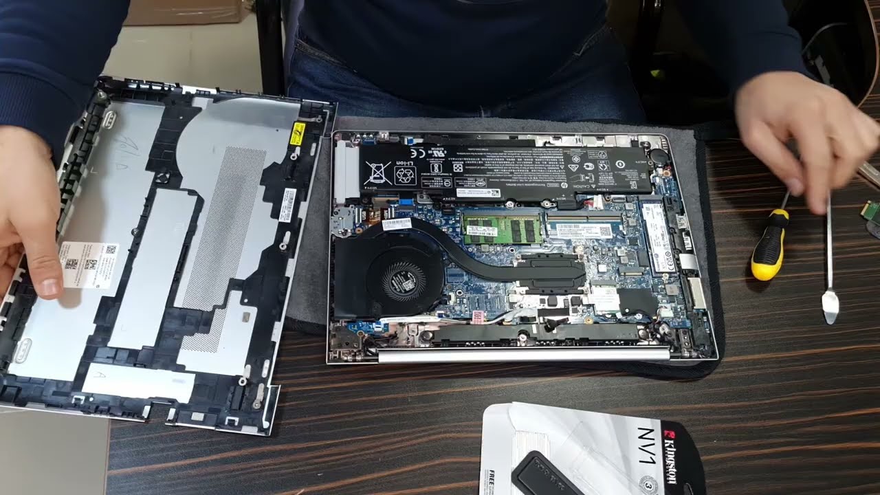 طريقة استبدال ال اس اس دي في اللاب توب How to change SSD on LapTop