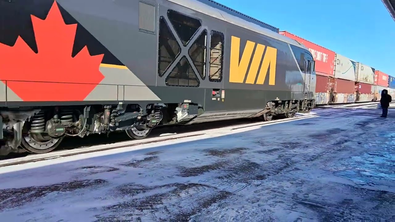 Via Rail / Train no 24 / Montréal-Québec / St-Haycinthe, Québec, Canada / 21-02-2026