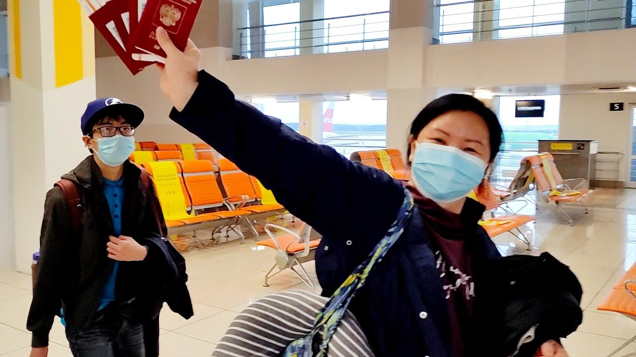 АЭРОПОРТ Екатеринбурга! БИЗНЕС зал! Чем нас кормят? ШВЕДСКИЙ СТОЛ! Порвала ШТАНЫ так и хожу! Армения