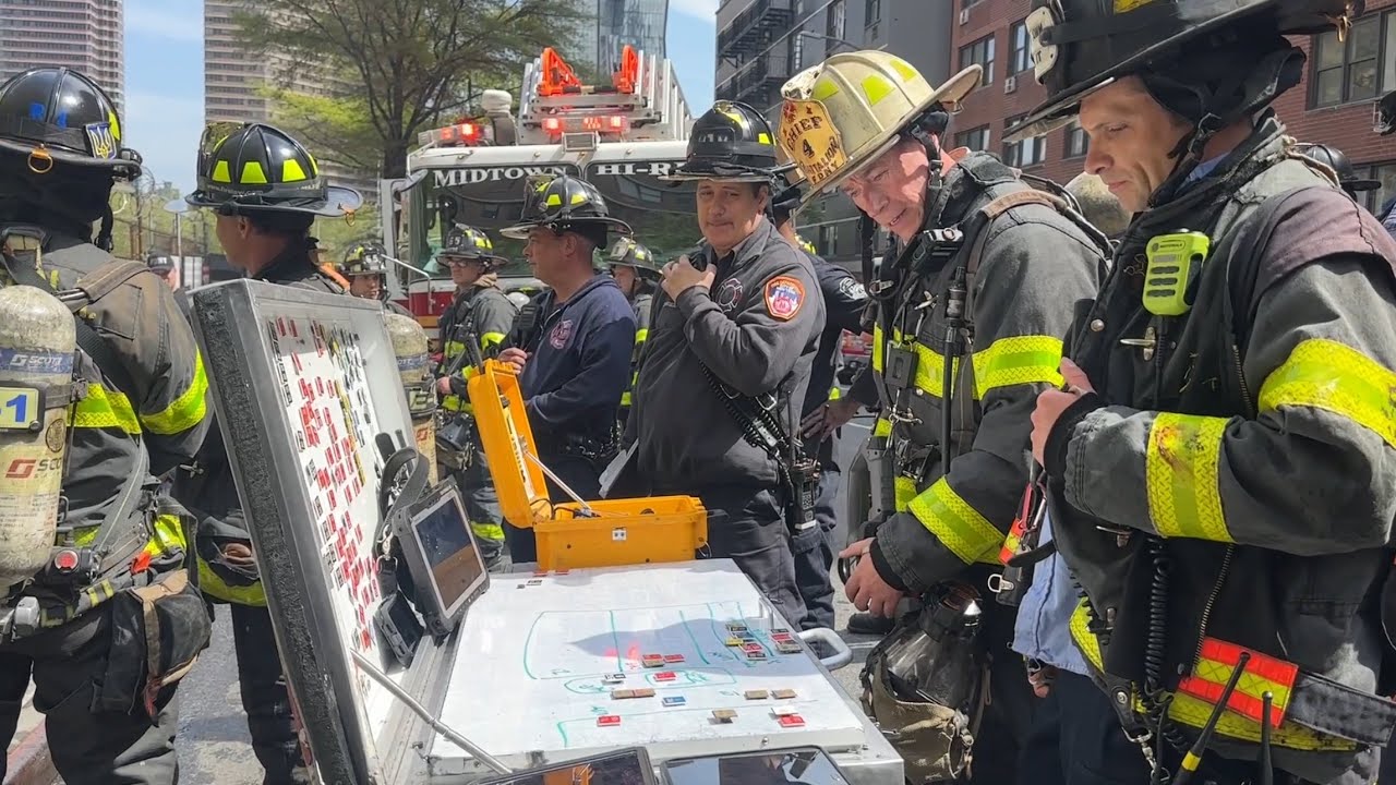 FDNY BOX 0719 ~ FDNY BATTLING A 10-77 HIGH RISE FIRE IN CELLAR OF A BUILDING ON EAST 36TH STREET.