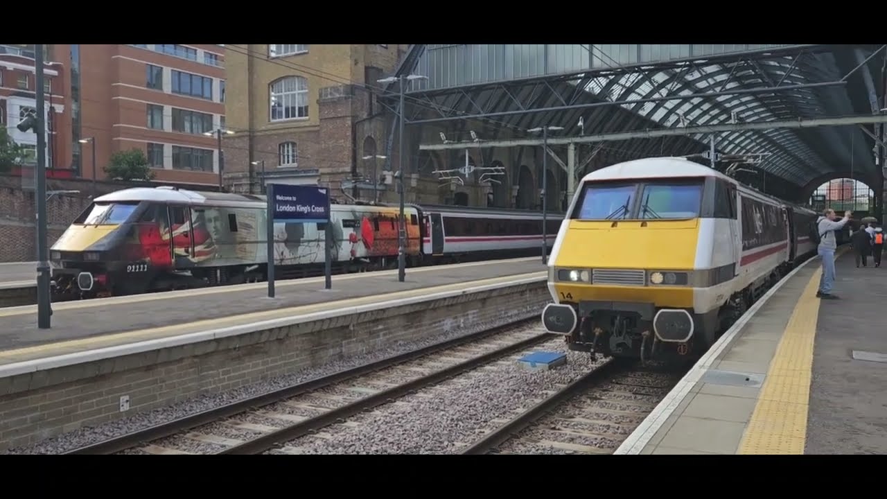 LNER Class 91 Intercity 225 sets in action at London Kings Cross station 