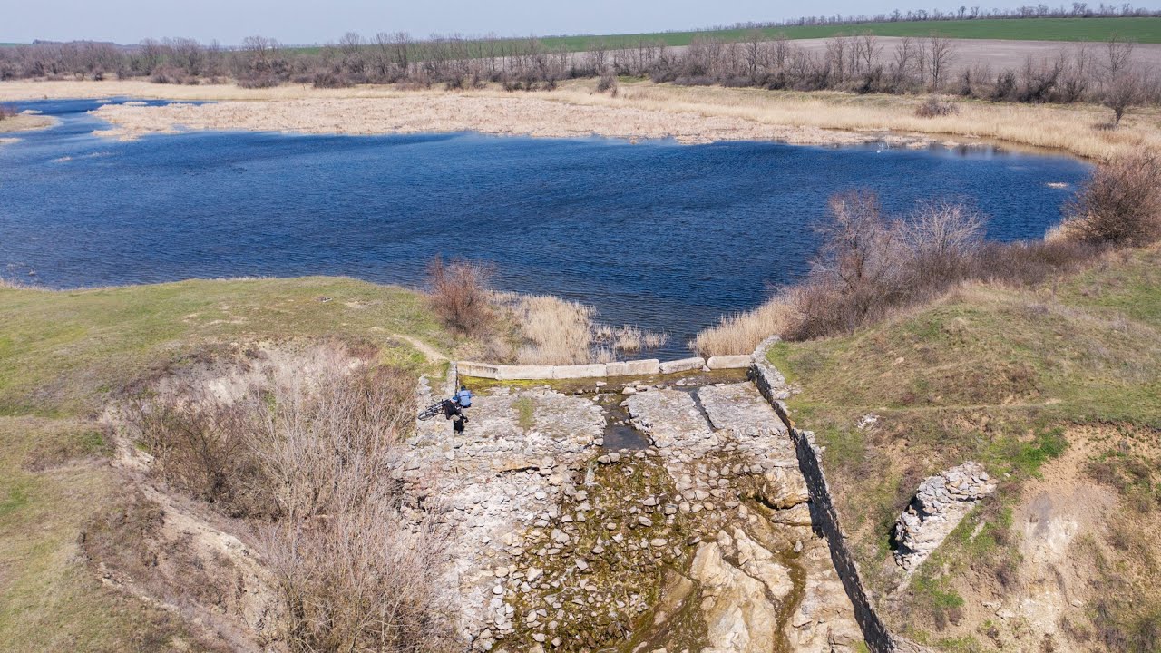 Остатки менонитской водяной мельницы в селе Михайловка Томаковского района