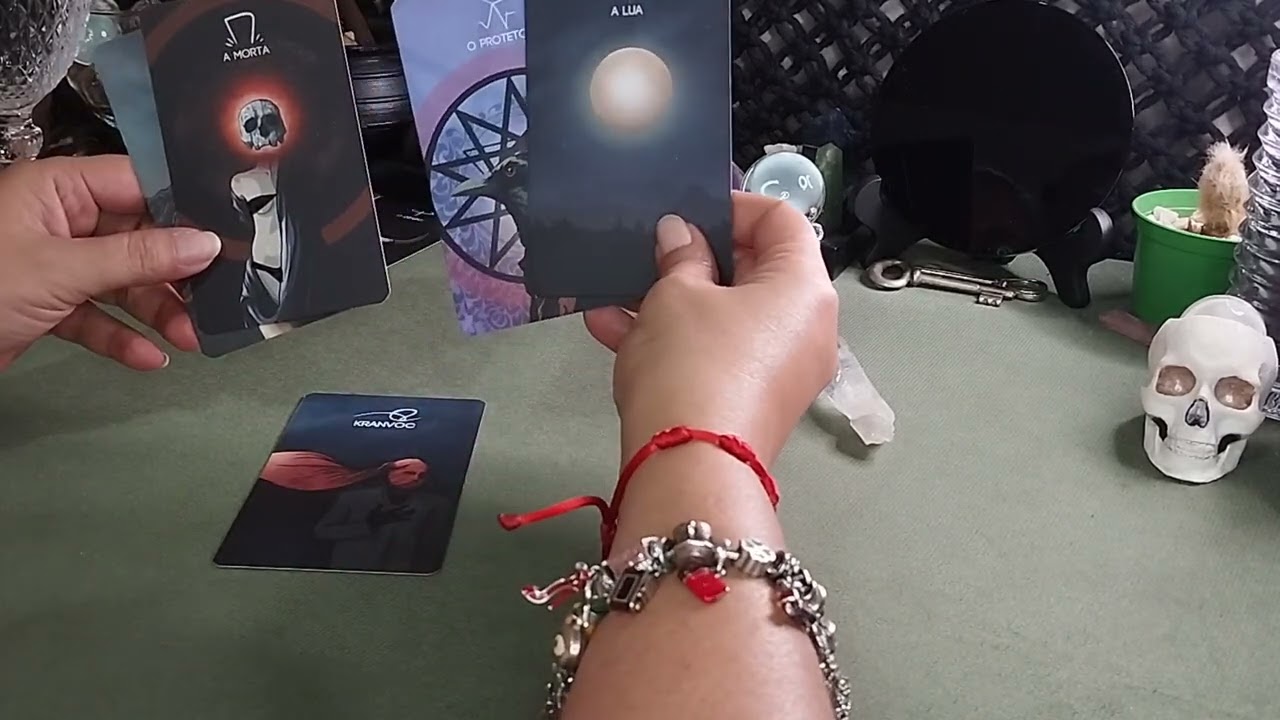 A PESSOA ESTÁ PASSANDO POR UMA DESTRUIÇÃO EM SEGREDO E VAI TE PROCURAR. #oraculista #tarologo #taro